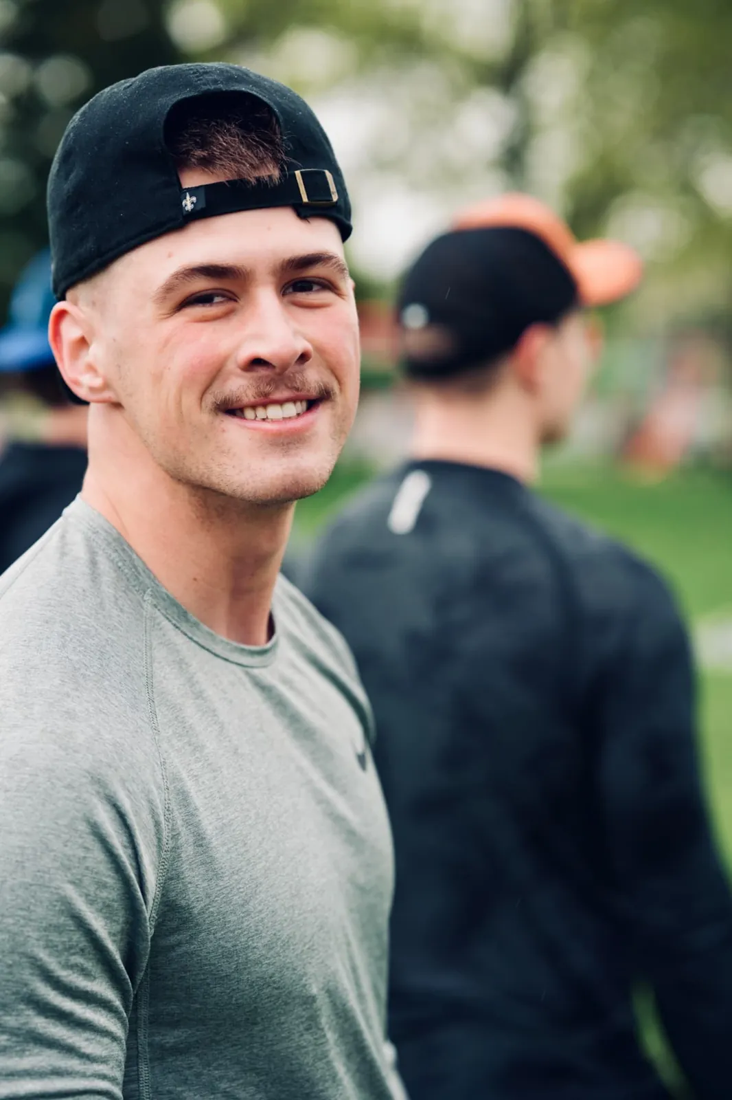 Coureur du Club la Panthère avant le départ dans un parc de Québec