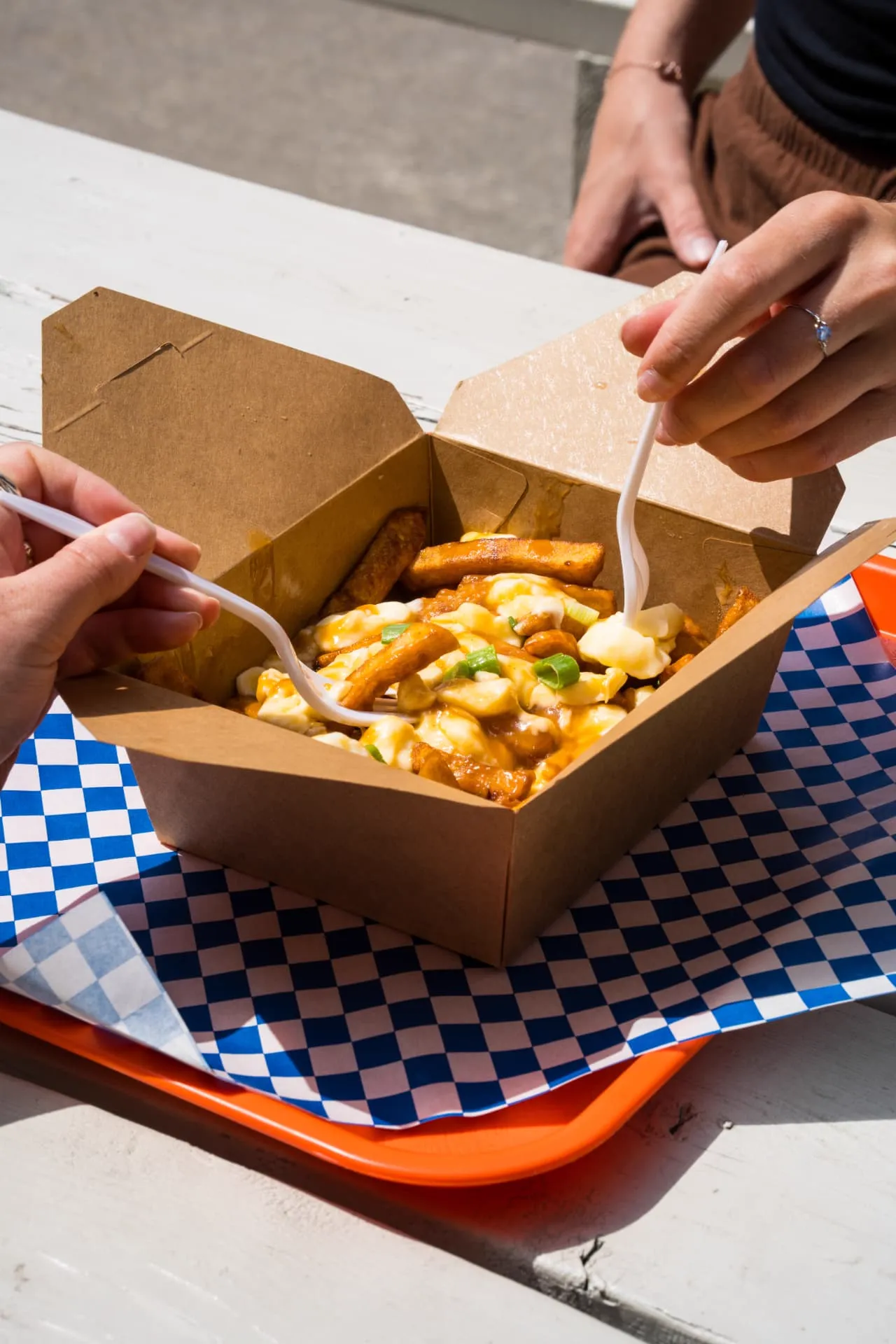 Cantine chez Lucie · Cantine de quartier, Québec